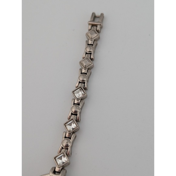 Avon 2005 Sparkling Bracelet Watch 22mm Case Silver 6.75" Band- New Battery - Picture 4 of 9